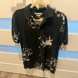 Zara: Men's Medium Button Down Shirt